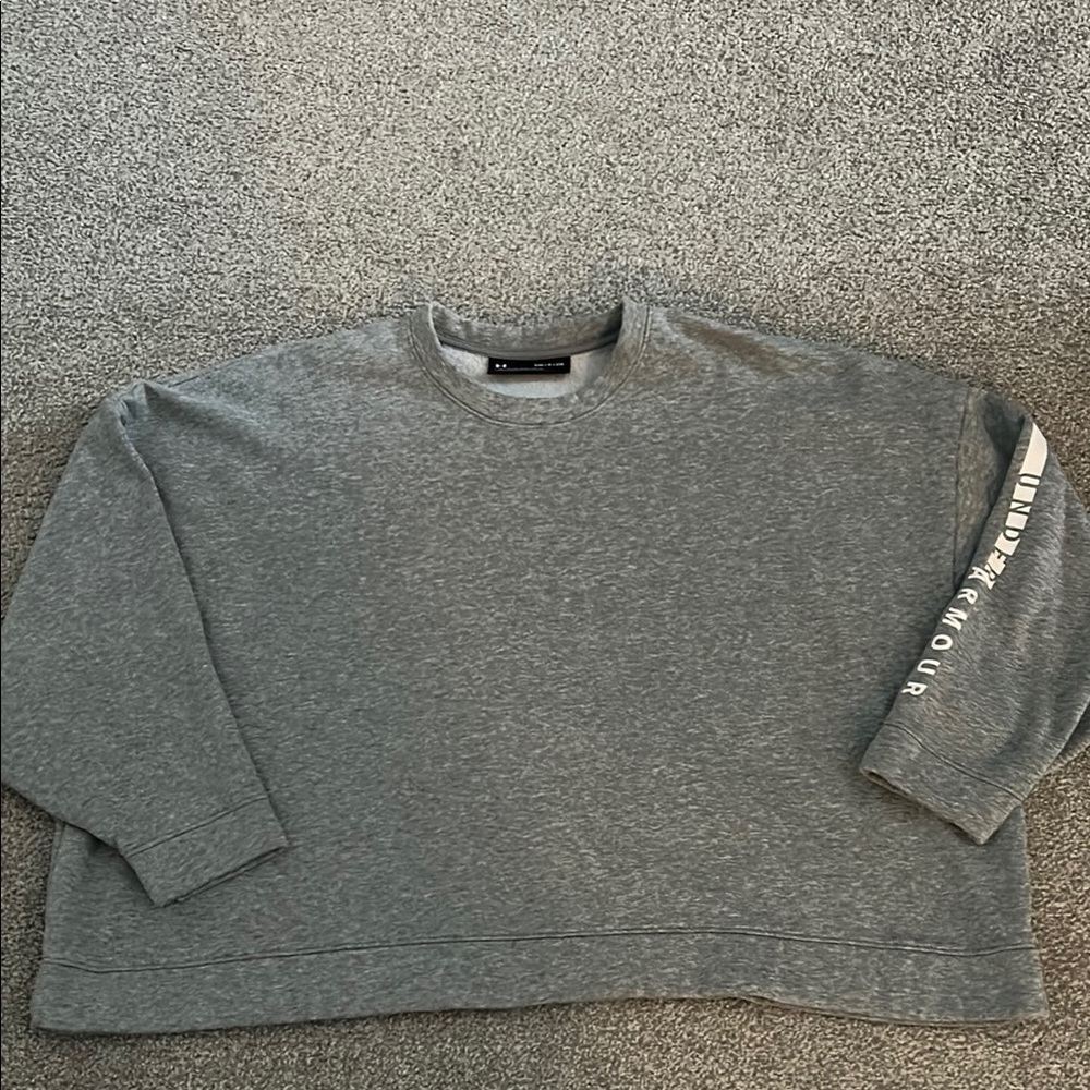 Under Armour Women’s sweatshirt. Size S